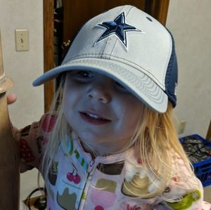 Meet your Posher, Dustin